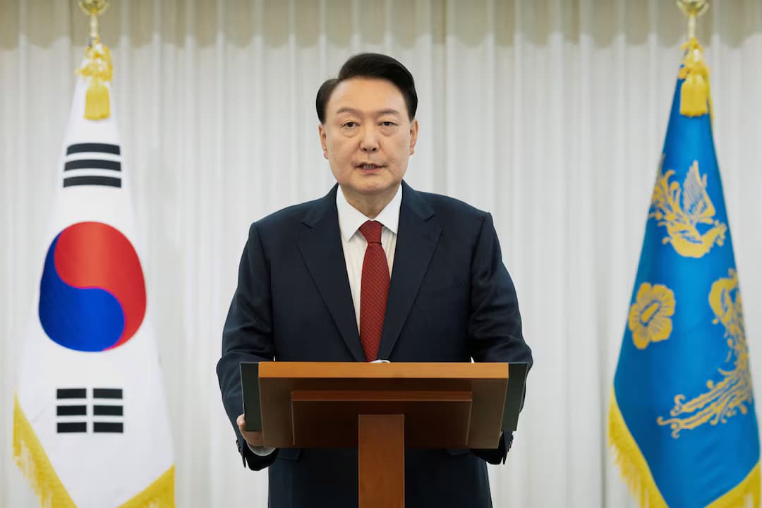 Presiden Korea Selatan Yoon Suk Yeol menyampaikan pidato nasionalnya di kediaman resminya di Seoul, Korea Selatan, (14/12/2024). (Foto: The Presidential Office of South Korea)